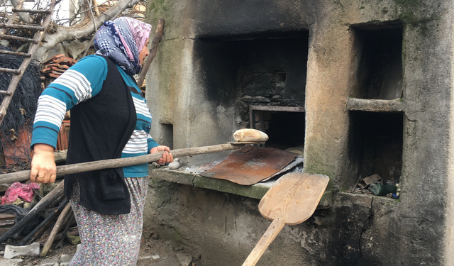 Manisa'da taş fırından çıkan ekmek 30 gün bayatlamıyor