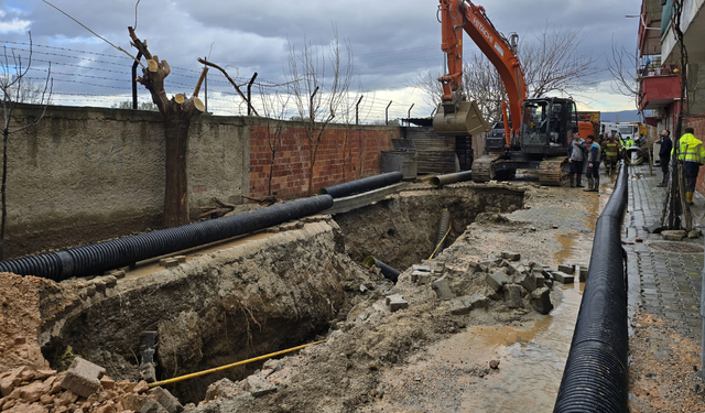 Manisa’da kazı göçtü: İşçi göçük altında kaldı