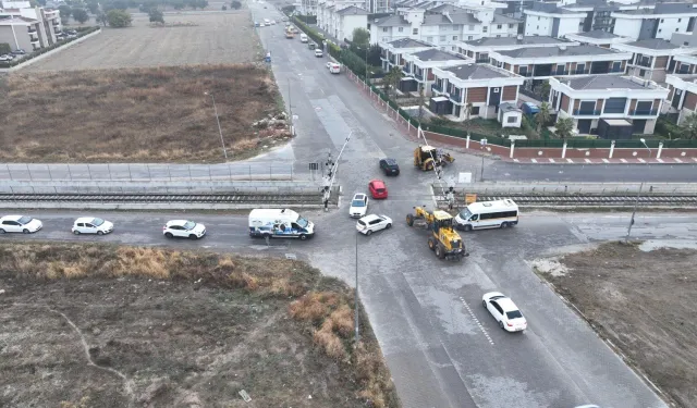 Muradiye’de hemzemin geçit alarm veriyor: Mahkeme kararı var, tehlike sürüyor