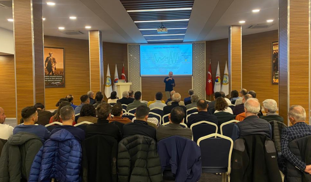 Manisa’da verim ve kalite için zeytin yetiştiricileri sahada buluştu