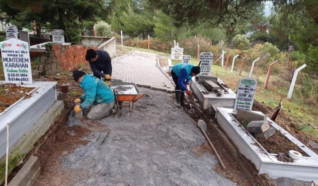 Manisa Büyükşehir'den mezarlıklara kapsamlı bakım