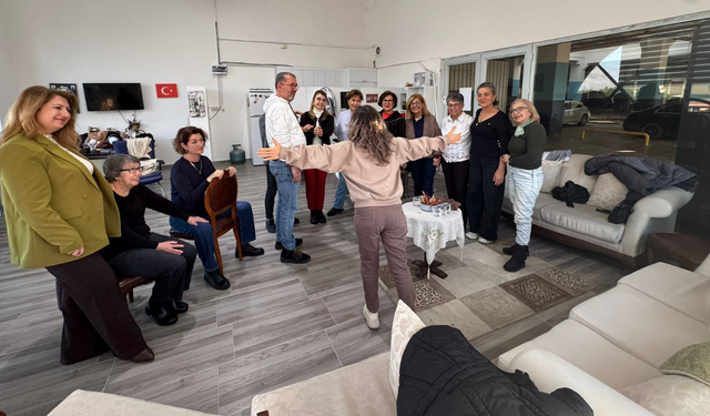 Yunusemre Belediyesi'nden alzheimer hastalarına nefes eğitimi desteği