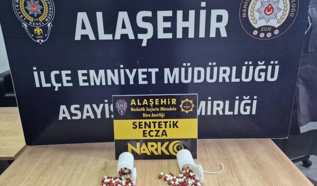 Alaşehir polisinden narkotik operasyonu: Sentetik hapla yakalanan sürücü tutuklandı