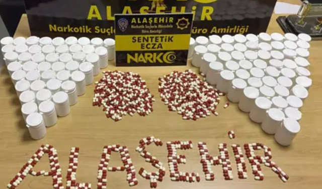 Alaşehir’de araçta 5 bin 564 sentetik hap ele geçirildi