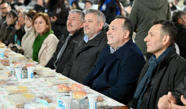 Büyükşehir’in iftar sofrası Gördes’te kuruldu