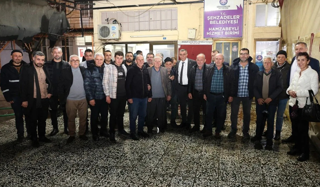 Hakan Şimşek Şehzadeler’de mahalle ziyaretlerini sürdürüyor