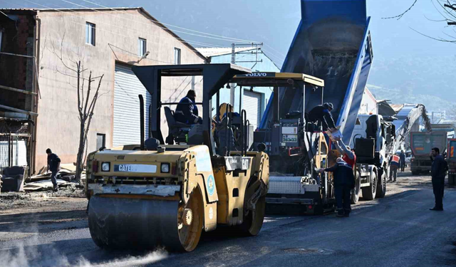 Salihli’de üretilen asfalt ilk kez asfalt seriminde kullanıldı