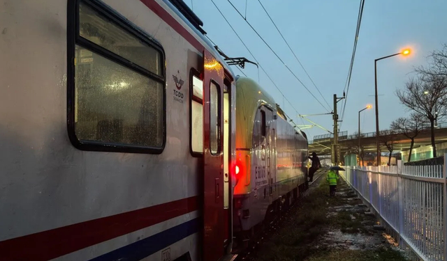 Şehzadeler’de hemzemin geçitte kaza: 20 yaşındaki gence tren çarptı