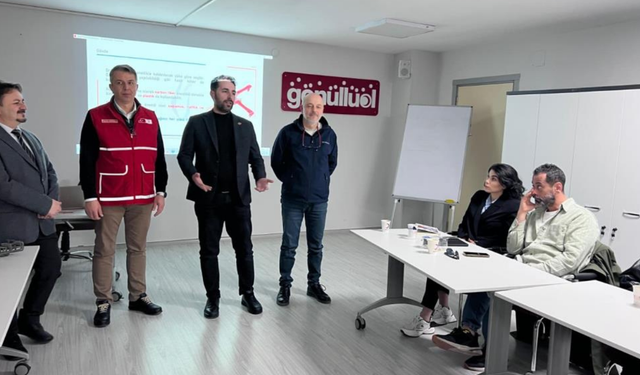 Manisa Medya Akademisi’nde gazetecilere dron eğitimi  verilmeye başlandı