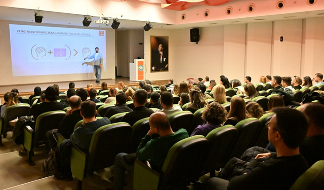 Büyükşehir personeline yapay zekâ ve veri yönetimi eğitimi