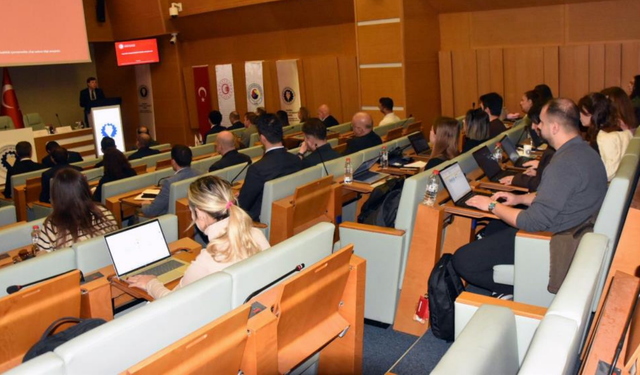 İhracatçılar Manisa TSO’daki menşe kuralları eğitiminde bir araya geldi
