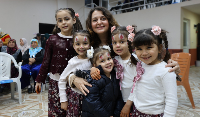 Manisa Sarma’da şalvar gecesi etkinliği renkli görüntülere sahne oldu