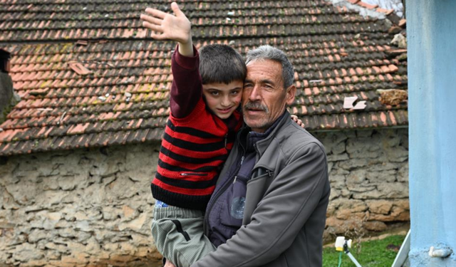 Manisa'da akıllı bileklikle kaybolma riski minimuma indiriliyor