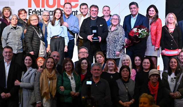 Nebil Özgentürk, Niobe Edebiyat/Sanat Söyleşileri’nde Manisalılarla buluştu