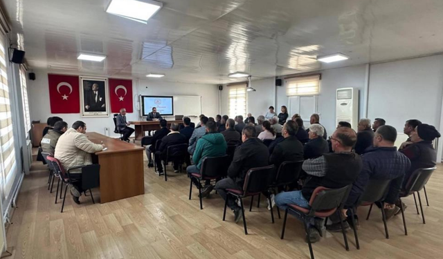 Sarıgöl muhtarları kaymakamlıkta bir araya gelerek sorunları aktardı