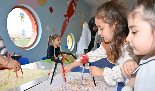 Miniklerden büyük proje: Kur’an kursunda robotik kodlama şenliği