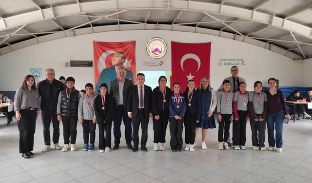 Dereceye giren öğrenciler ödüllerine kavuştu