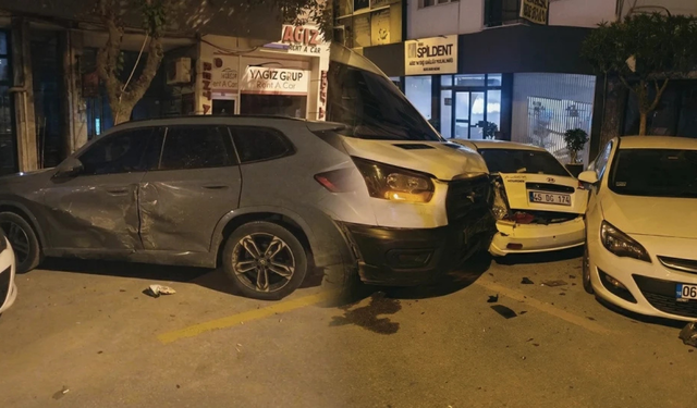 Manisa’da alkollü sürücü dehşeti: 13 araç biçildi
