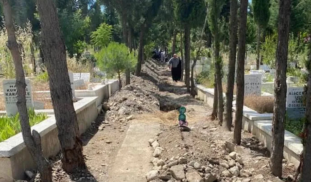 Manisa’da mezarlık alanlarıyla ilgili iddialar sosyal medyada büyüdü: Vatandaş isyan etti