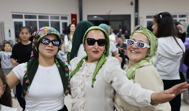 Manisa’da Şalvar Gecesi renkli görüntülere sahne oldu