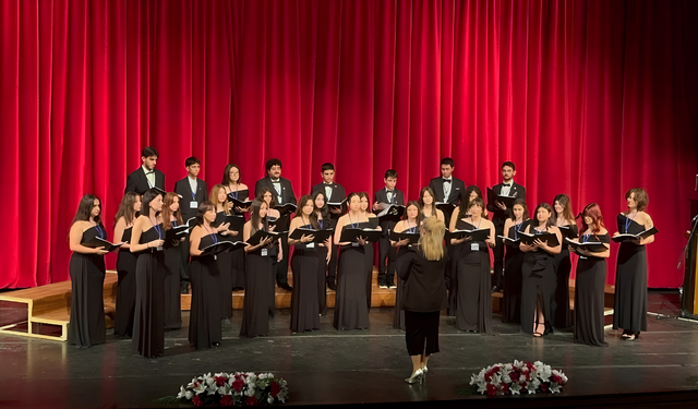 Manisa Büyükşehir’in koroları sanat yolculuğunu ödüllerle taçlandırdı