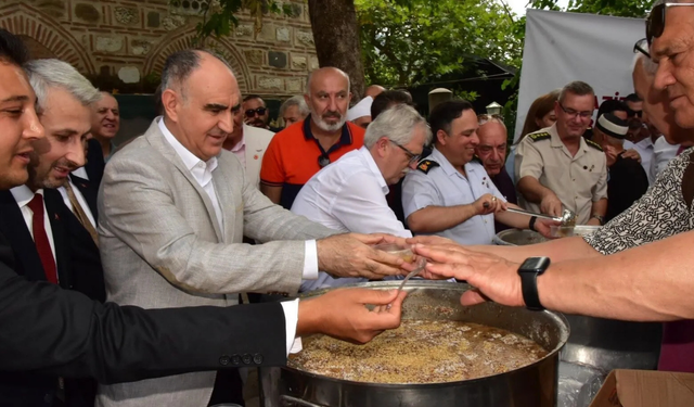 Manisa'da şehitler ve gaziler için aşure hayrı düzenlendi