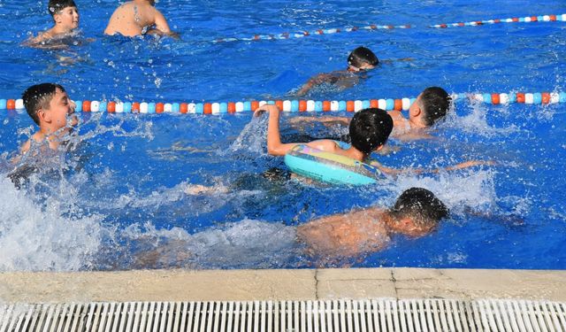 Yunusemre'den çocuklara serinleten yaz etkinliği