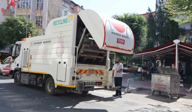 Şehzadeler’de çöp konteynerlerine yaz temizliği