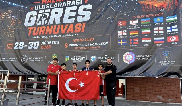 Yunusemreli güreşçilerden uluslararası turnuvada büyük başarı
