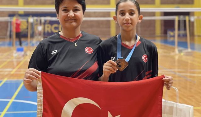Yunusemre’nin genç badmintoncusundan Zagreb’de bronz madalya!