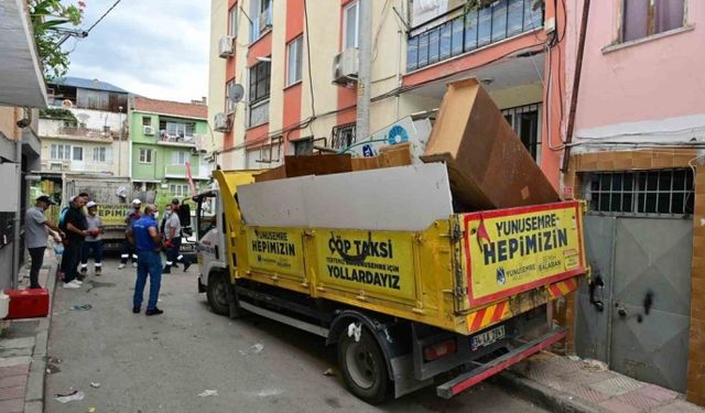 35 ton çöp çıkan ev yeniden yaşanabilir hale getirildi
