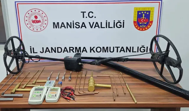 Manisa’da kaçak define arayışına jandarma engeli! 5 kişi yakalandı