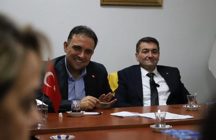 AK Parti'li Baybatur Saruhanlı'da Belen yolu ve yeni hastane hakkında konuştu