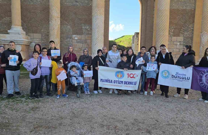 Teknoloji atölyesinde otizmli öğrenciler robotik kodlama yaptı