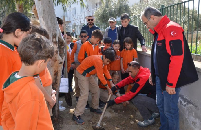Manisa’da okul bahçeleri üzümle buluşuyor