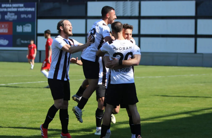 Manisaspor evinde İzton Torbalıspor'u 3 golle mağlup etti