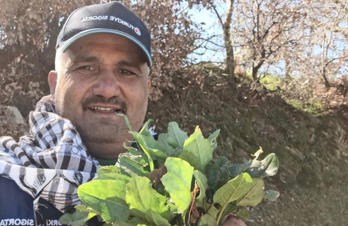 Sarıgöl’de baharın habercisi ekşi kulak tezgahlarda yerini aldı