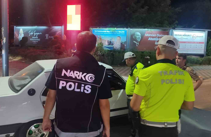 Manisa'da zehir tacirlerine darbe! Binlerce içimlik yasaklı madde bulundu