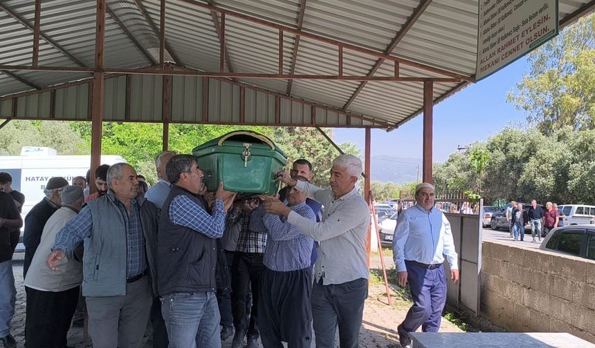Tartıştığı eşini baltayla öldürdü