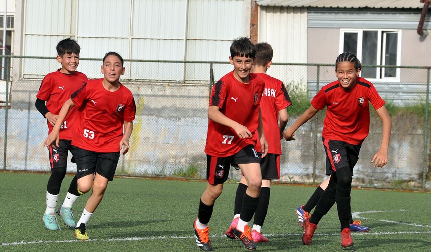 Yıldızspor 45 FK, 23 Nisan Turnuvası’nda sahaya çıkıyor!