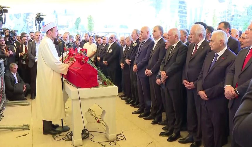 Sırrı Süreyya Önder son yolculuğuna uğurlandı