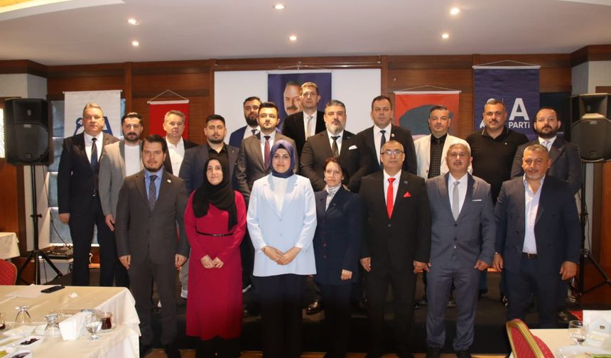 Anahtar Parti Manisa İl Başkanlığı yeni yönetimini tanıttı