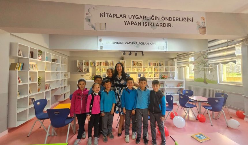 8 Yılda 19 Kütüphane! Manisalı öğretmen kitap sevgisiyle Türkiye'yi geziyor