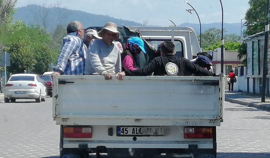 Manisa'da tehlikeli yolculuk!