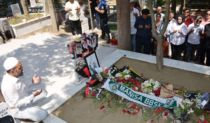Manisa Gazeteciler Cemiyeti’nden Ferdi Zeyrek’e anma ziyareti