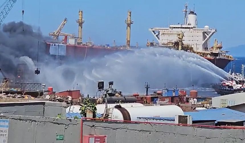 Aliağa'daki tanker gemide yangın