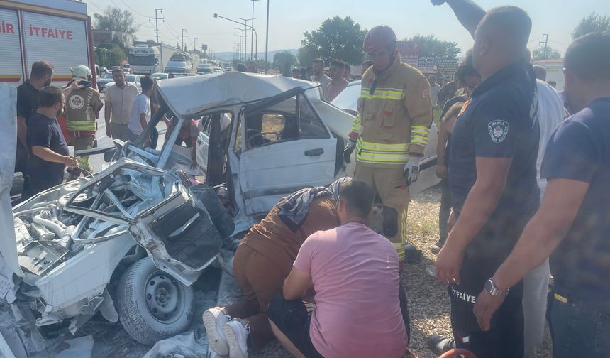 Manisa'da karı-koca trafik kazasında hayatını kaybetti