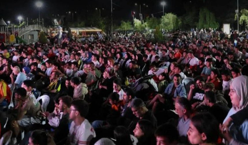 Şampiyonlar Ligi coşkusu dev ekranda yaşanacak