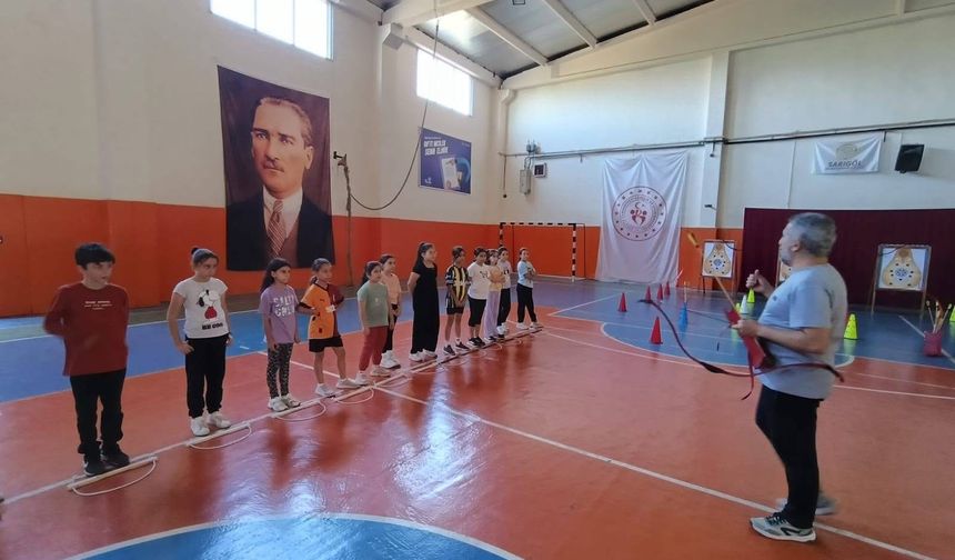 Manisalı gençlerin ve çocukların ilgi alanı okçuluk sporu!