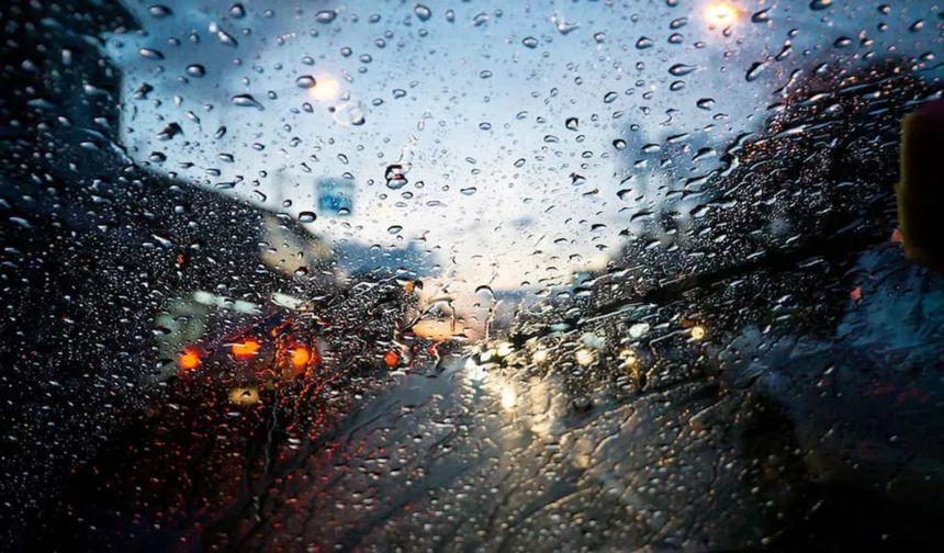 Manisada saatlik hava alarmı!: Şiddetli yağış ve rüzgar geliyor